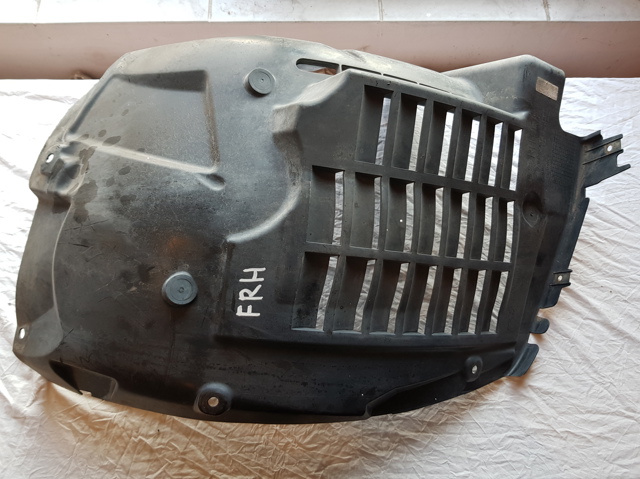 Підкрилок переднього крила, правий передній LR033070 LAND ROVER