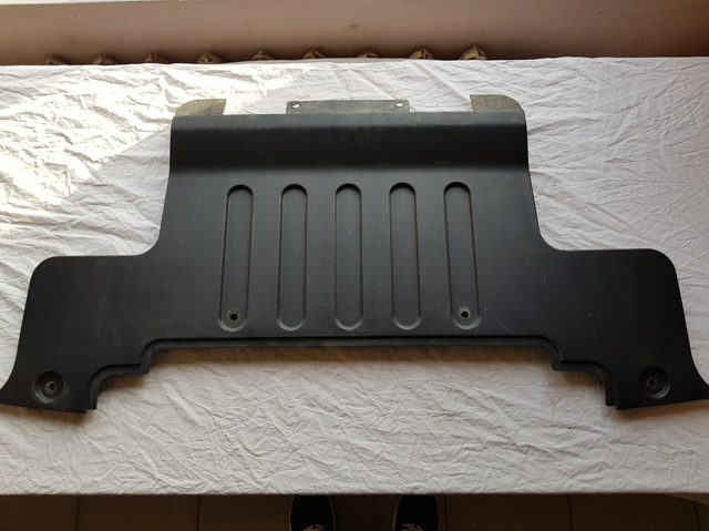 Заглушка бампера буксирувального гака, задня LR037930 LAND ROVER