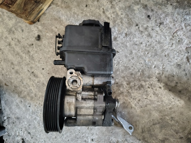 Насос гідравліки 0064661501 MERCEDES