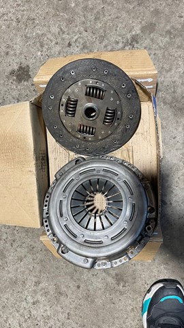 Натискний диск зчеплення 3082001792 SACHS