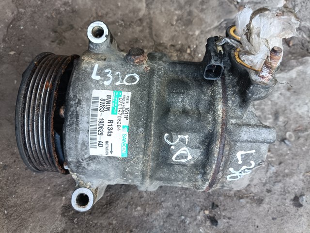 Компресор системи кондиціювання 8W8319D629AD LAND ROVER