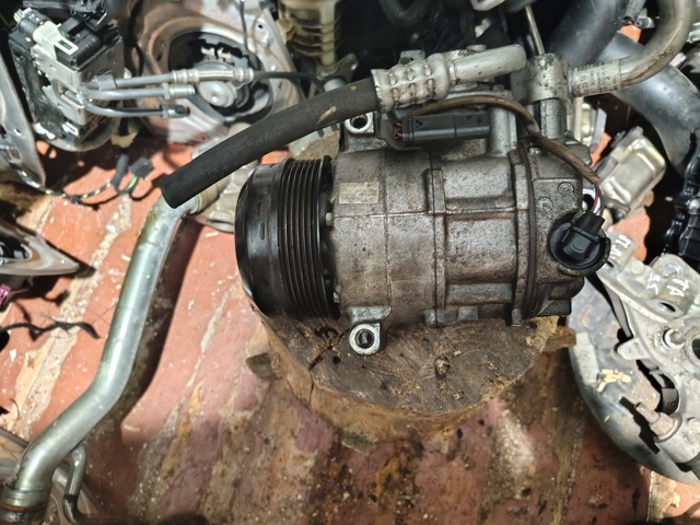 Компресор кондиціонера A0008302700 MERCEDES