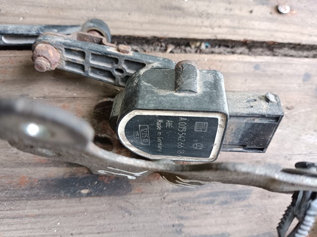 Регулятор положення кузова передньої підвіски A0035426618 MERCEDES