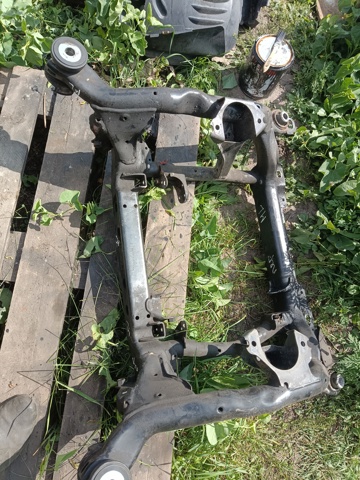 Підрамник передньої підвіски A1643300058 MERCEDES