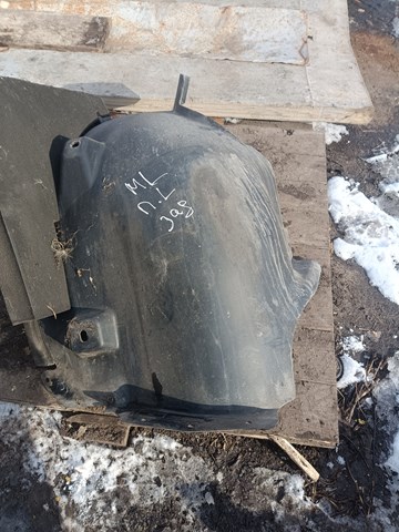 Підкрилок переднього крила, лівий задній A1648840922 MERCEDES