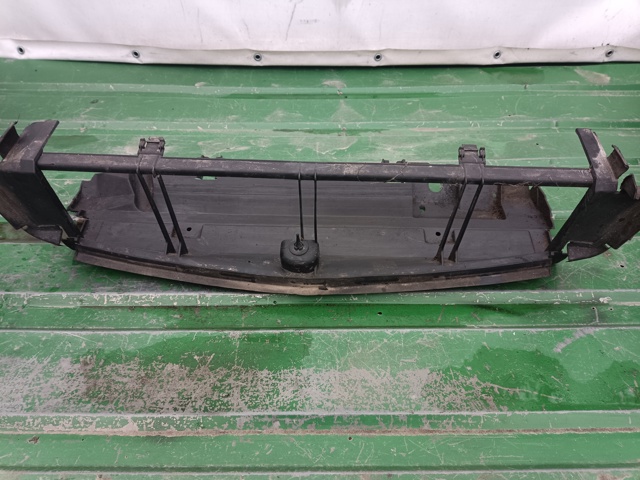 Повітропровід / дефлектор радіатора, нижній A2045050430 MERCEDES