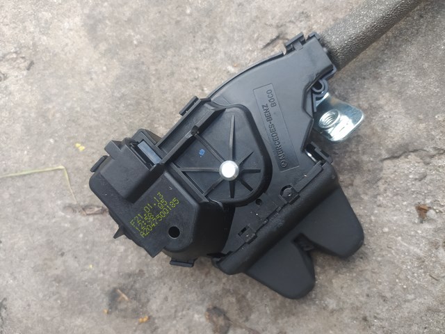 Замок кришки багажника A2047500185 MERCEDES