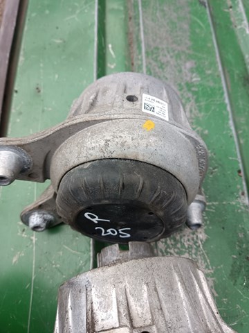 Права опора двигуна A2052406717 MERCEDES