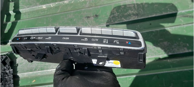 Блок управління кондиціонером A2059058105 MERCEDES