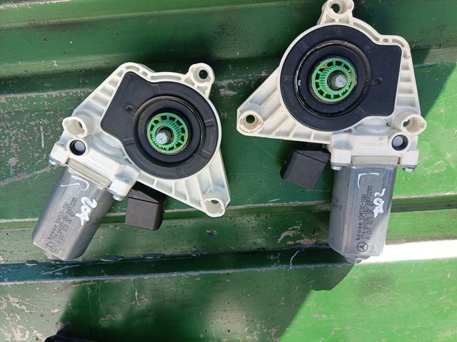 Моторчик склопідйомника двері задніх, правих A2078200642 MERCEDES