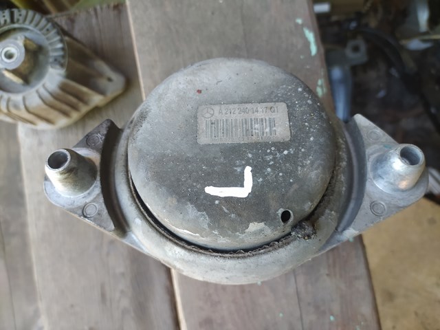 Подушка (опора) двигуна, ліва A2122401417 MERCEDES