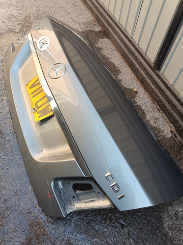 Кришка багажника кузова A2127500975 MERCEDES