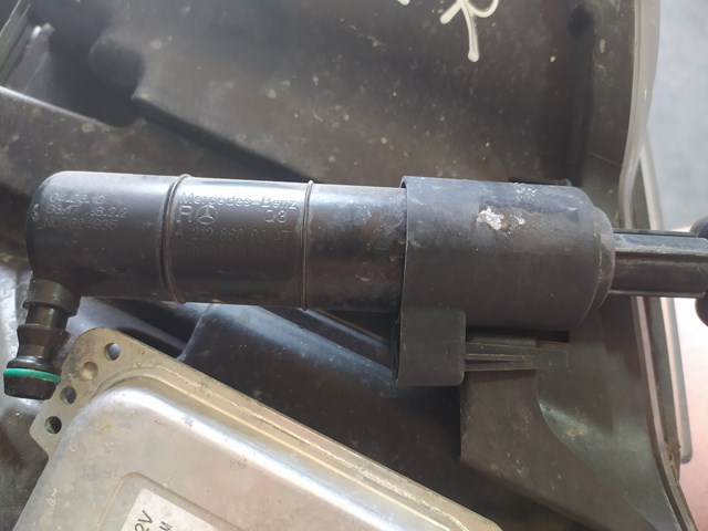 Сопло омивача фари передньої, правої A2128600047 MERCEDES