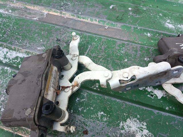 Піропатрон петлі капота A2129066201 MERCEDES