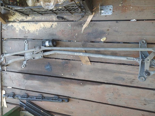 Трапеція щіток лобового скла A6398200140 MERCEDES