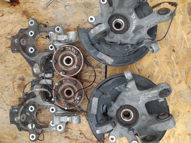 Цапфа поворотного кулака AG135B759A FORD