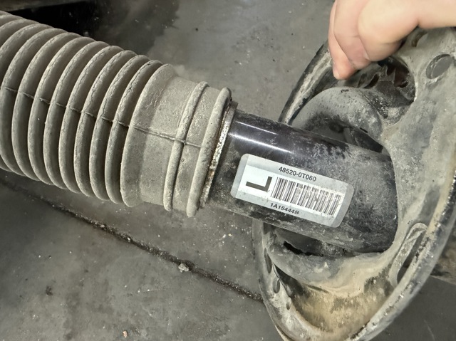 Ліва передня стійка 48520A9583 TOYOTA