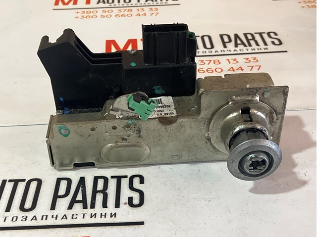 Замок передніх пасажирських дверей 2T1AV21812BG FORD