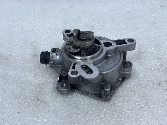 Насос вакуумний 31316688 VOLVO