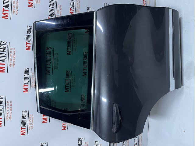 Двері пасажирські задні праві 7P0833056 VAG