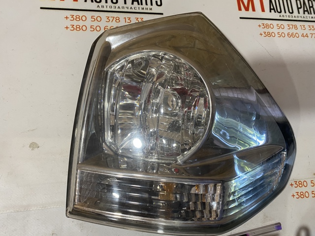 Задній правий зовнішній ліхтар 8155048060 TOYOTA