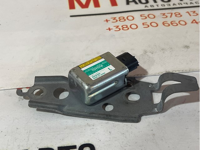 Датчик Ейрбег передній 8983030130 TOYOTA