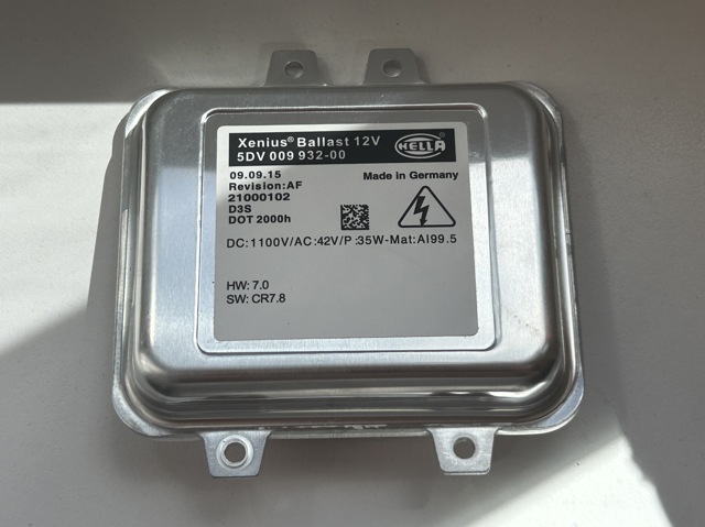 Реле управління ксеноном / біксенон 5DV009932001 HELLA