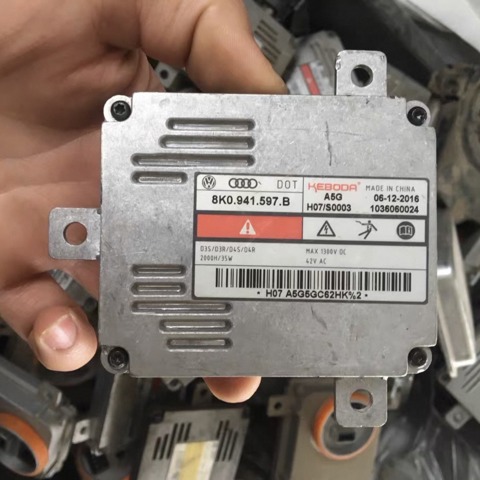 Модуль управління біксенон 8K0941597B VAG
