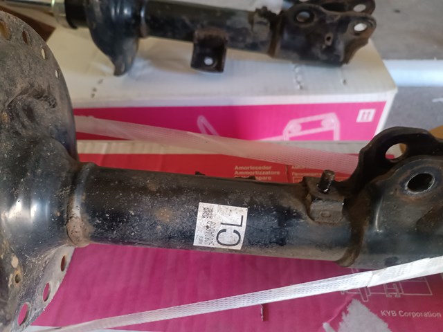 Стійка передня, ліва 4060A659 MITSUBISHI