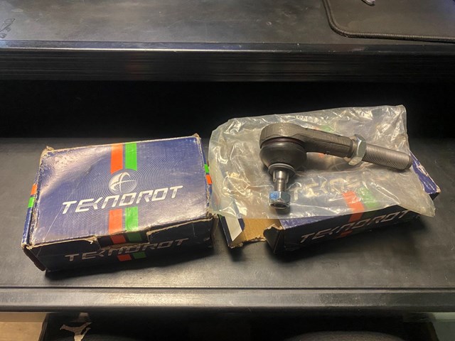 Рульовий наконечник P761 TEKNOROT