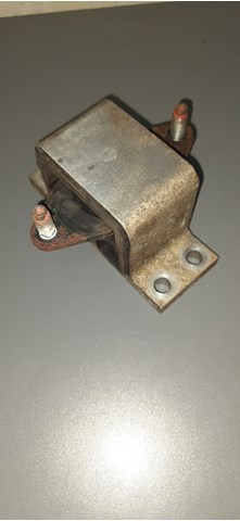 Права опора двигуна 113204GB5A NISSAN