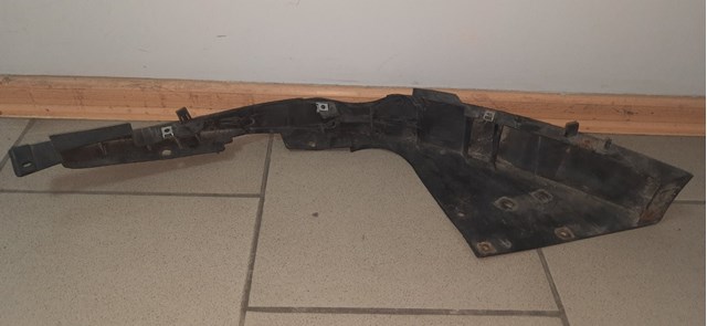 Вія правої фари 62064CA000 NISSAN