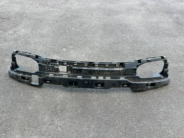 Кронштейн бампера заднього, центральний 51128061579 BMW