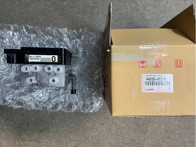 Блок керування АБС (ABS) Lexus RX 450H/350L/200T