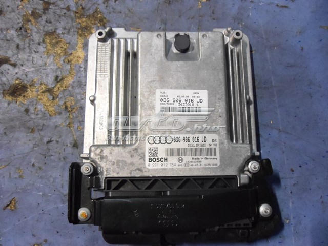 Блок двигуна 0281012654 VAG