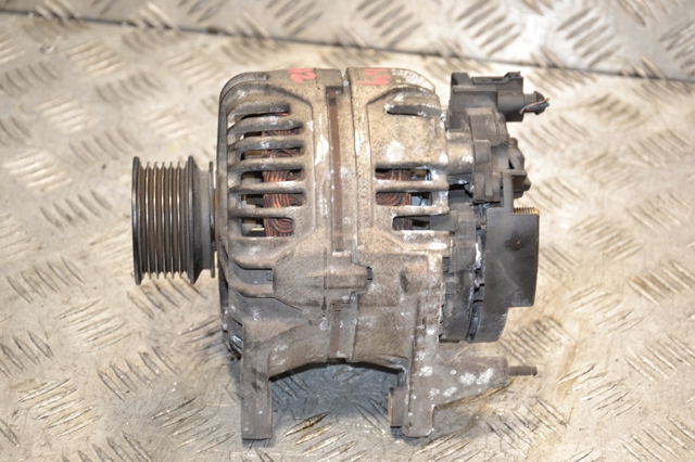 Авто генератор 037903025F VAG