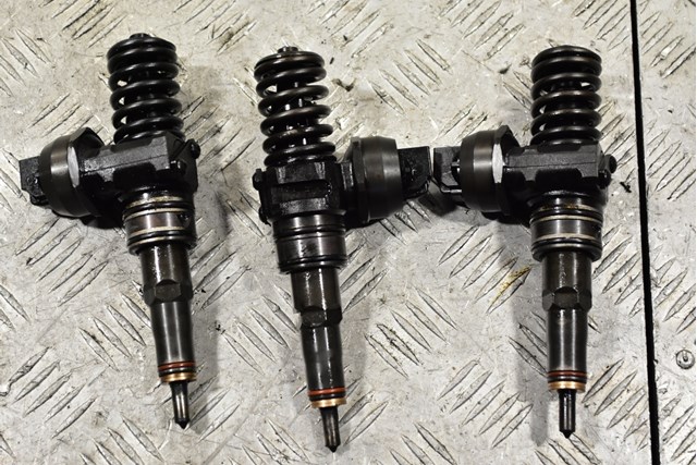 Форсунка паливна 038130073BL VAG