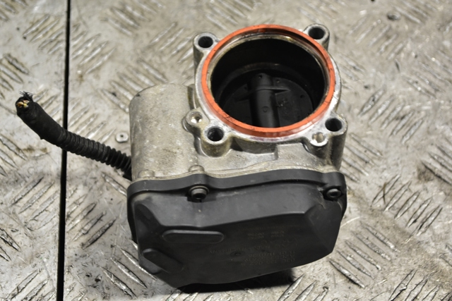 Заслінка повітряна 03C133062S VAG