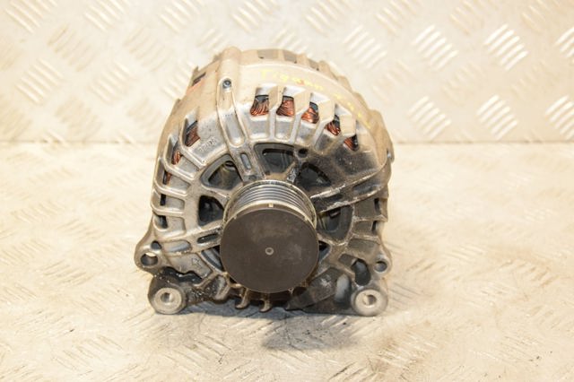 Генератор автомобільний 03C903023T VAG