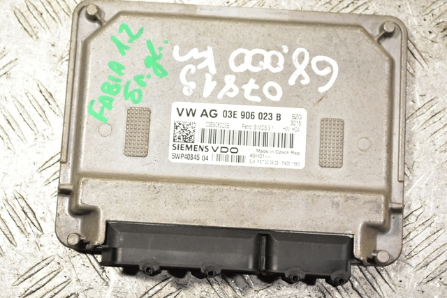 Комп'ютер двигуна 03E906023B VAG