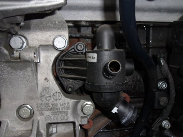 Корпус термостата 03L121111AE VAG