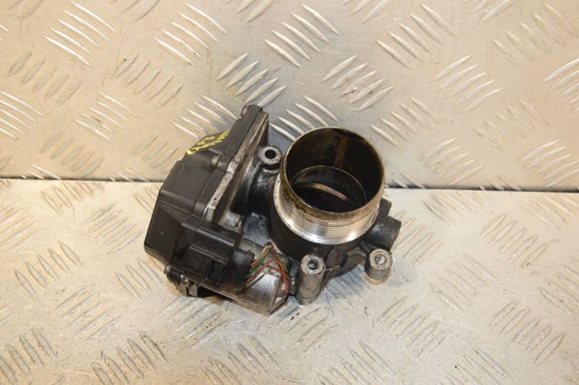 Дросільна заслінка в зборі 03L128063C VAG