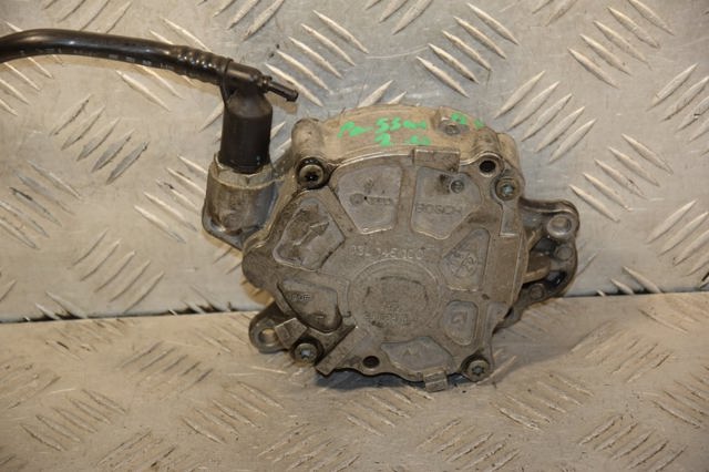 Насос вакуумний 03L145100 VAG