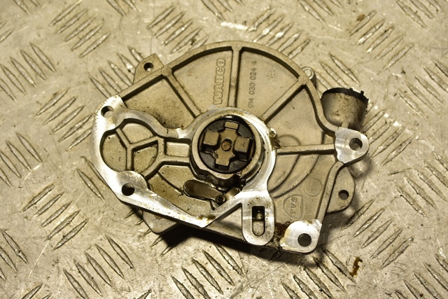 Насос вакуумний 03L145100B VAG