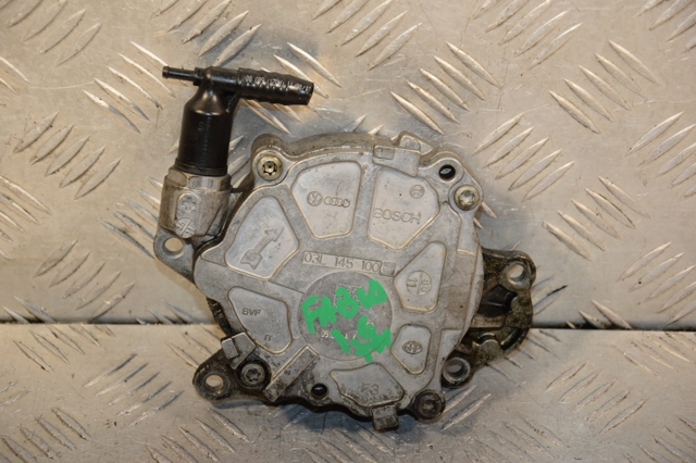 Насос вакуумний 03L145100G VAG