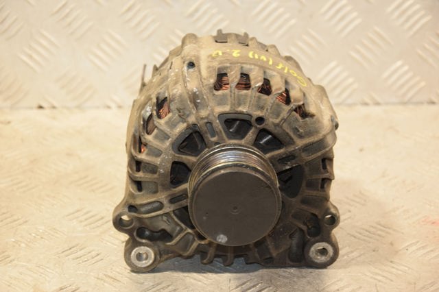 Авто генератор 03L903023B VAG