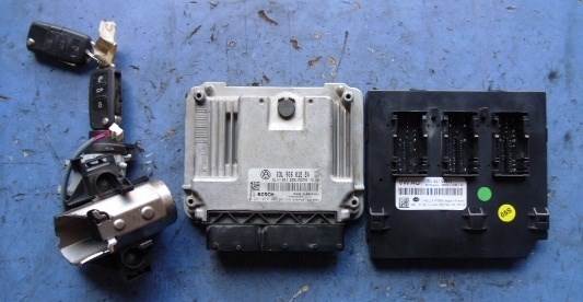 Блок електронного управління 03L906018BA VAG