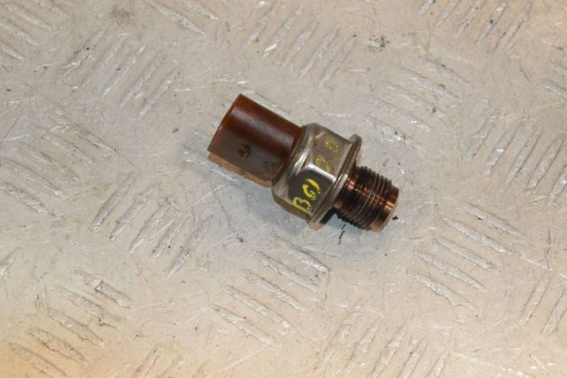 Датчик тиску палива 03L906051 VAG