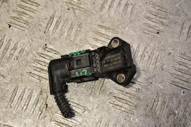 Терморегулятор повітря 03P906081 VAG