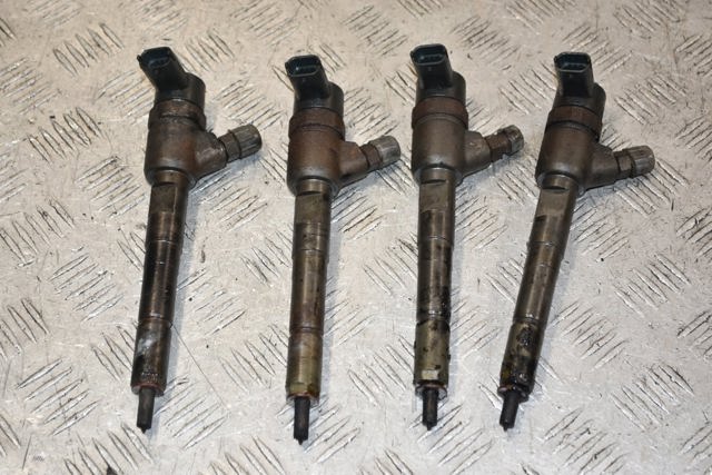 Форсунка паливна 0445110083 OPEL